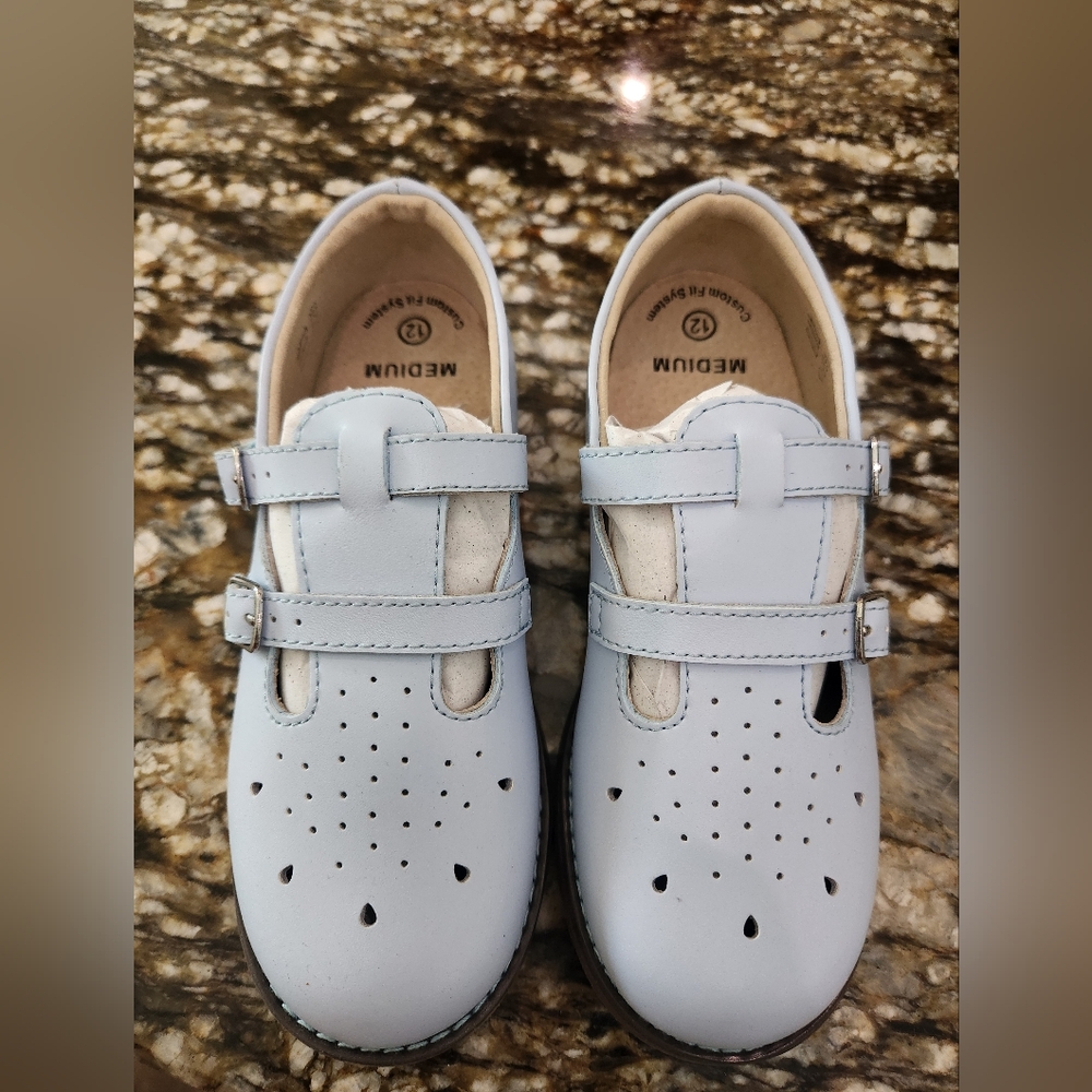 FootMates Light Blue Dress Shoes with Classic Design